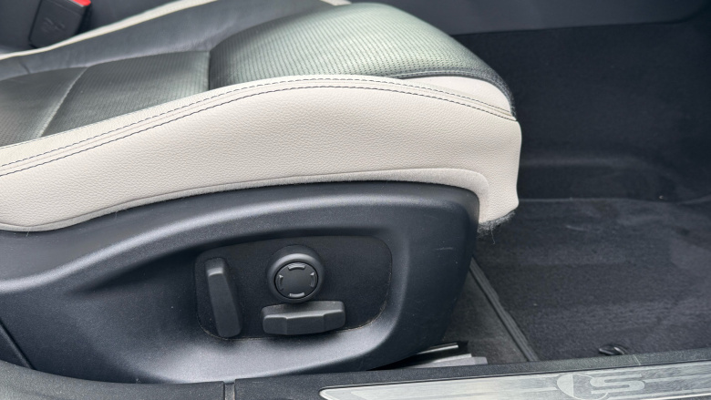 Jaguar XF 3.0d V6 S 4dr Auto Diesel Saloon